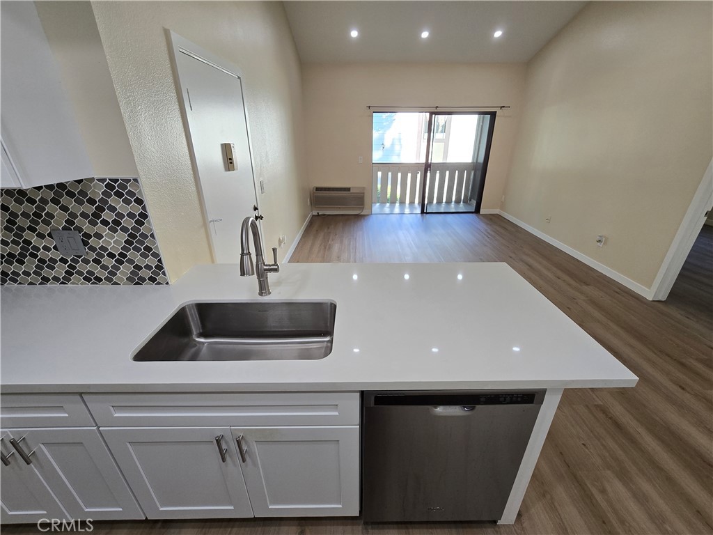 MLS #OC25181313 image #9