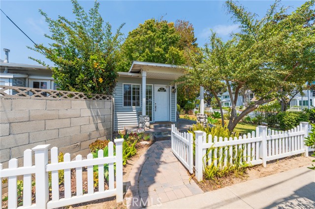 MLS #OC25181321 image #0