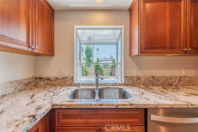 MLS #OC25181321 image #19