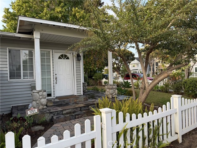 MLS #OC25181321 image #2