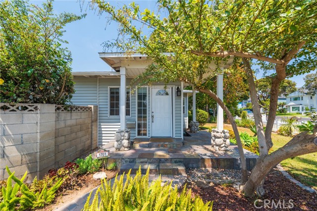 MLS #OC25181321 image #3