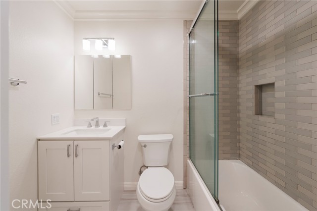 MLS #OC25181321 image #36