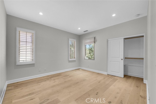 MLS #OC25181336 image #27