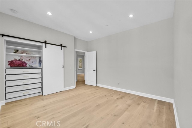 MLS #OC25181336 image #32