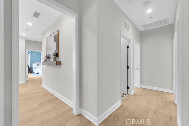 MLS #OC25181336 image #34