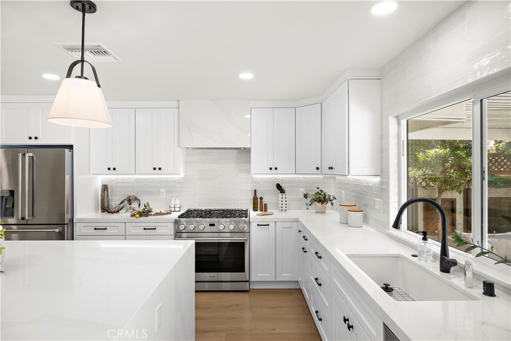 MLS #OC25181402 image #16