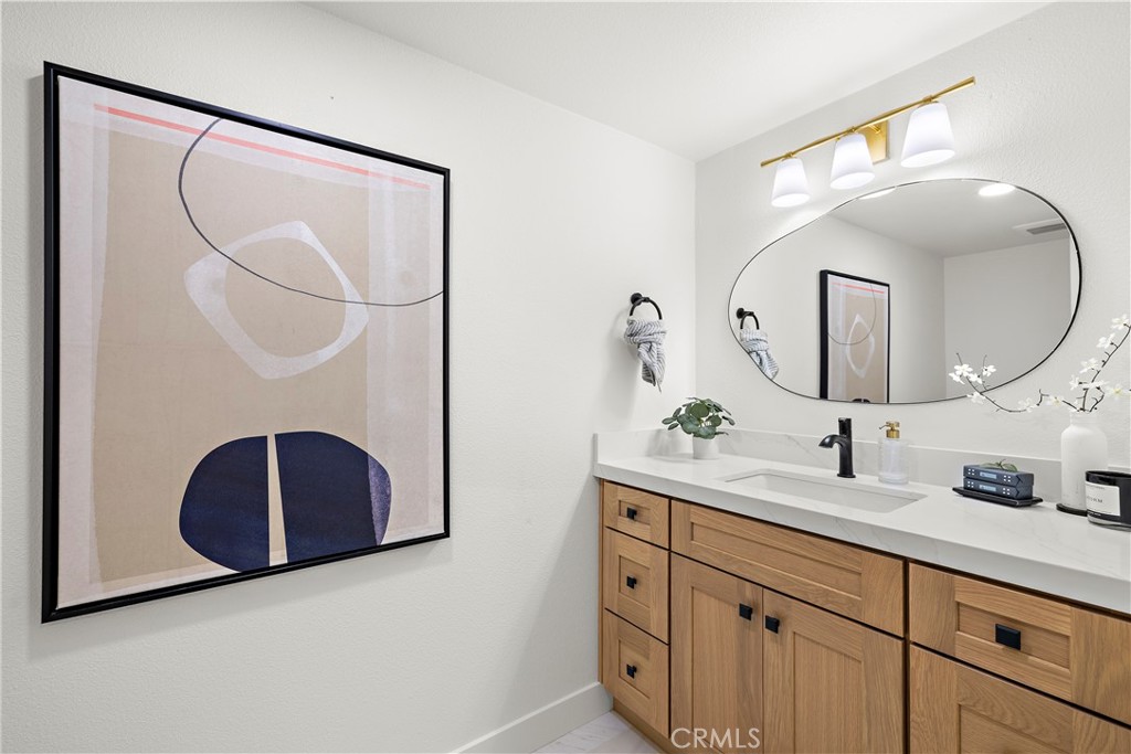 MLS #OC25181402 image #19