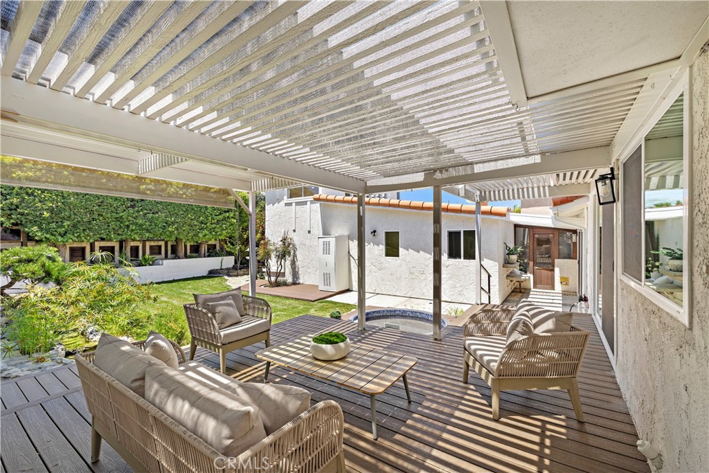 MLS #OC25181402 image #32