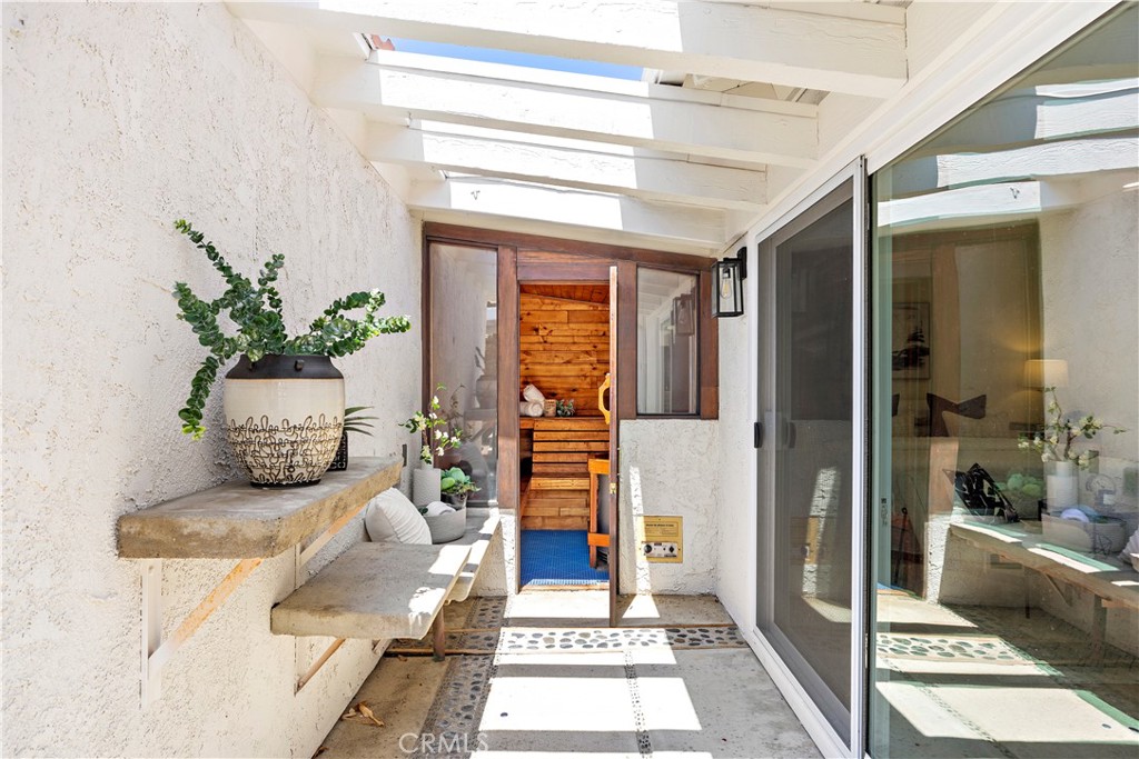 MLS #OC25181402 image #34