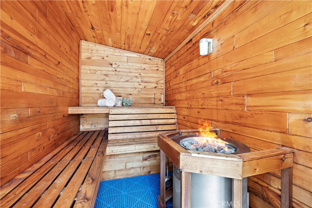 MLS #OC25181402 image #35