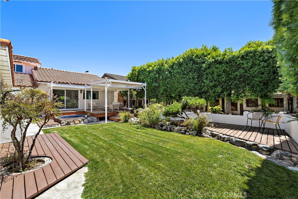 MLS #OC25181402 image #38