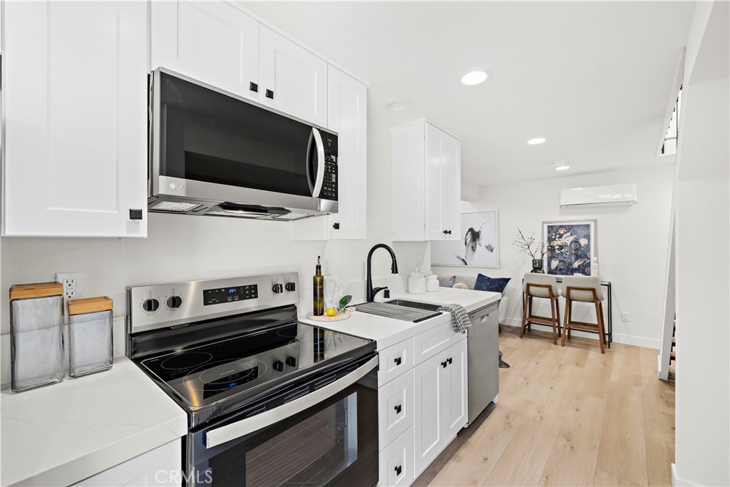 MLS #OC25181402 image #41