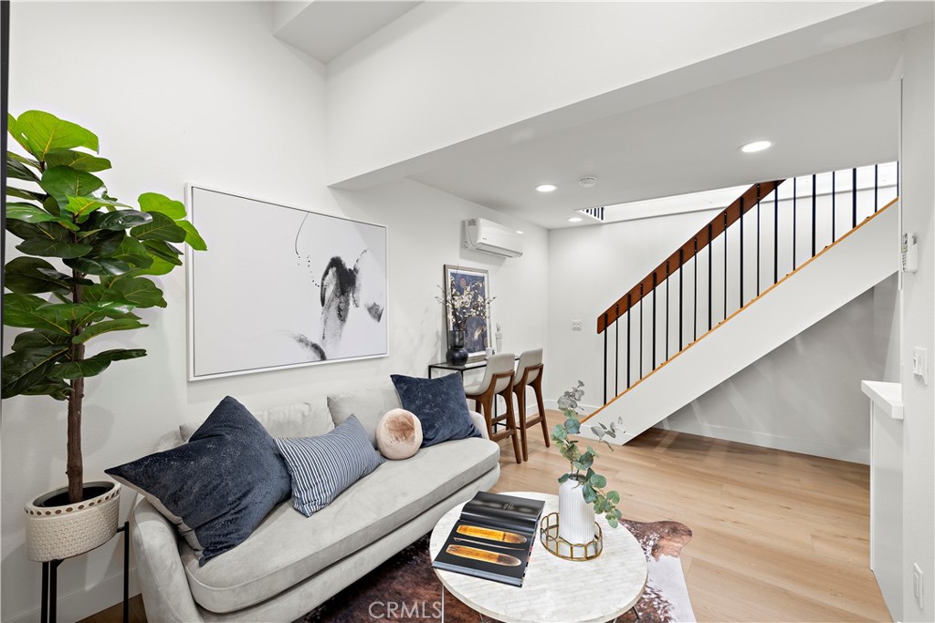 MLS #OC25181402 image #44