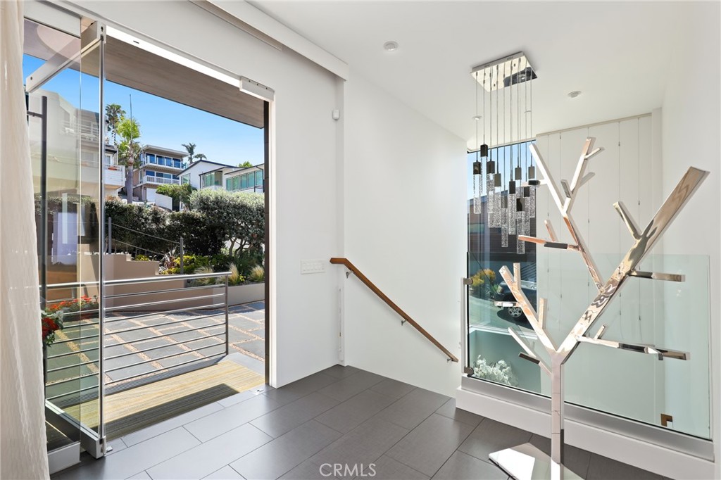 MLS #OC25181425 image #30