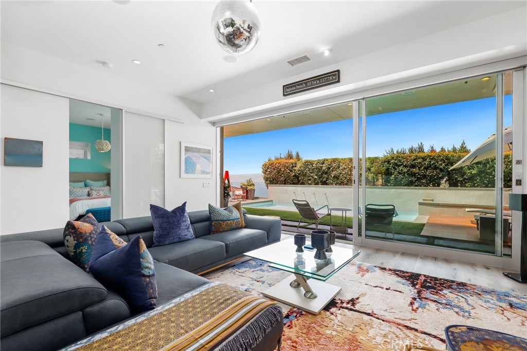 MLS #OC25181425 image #36