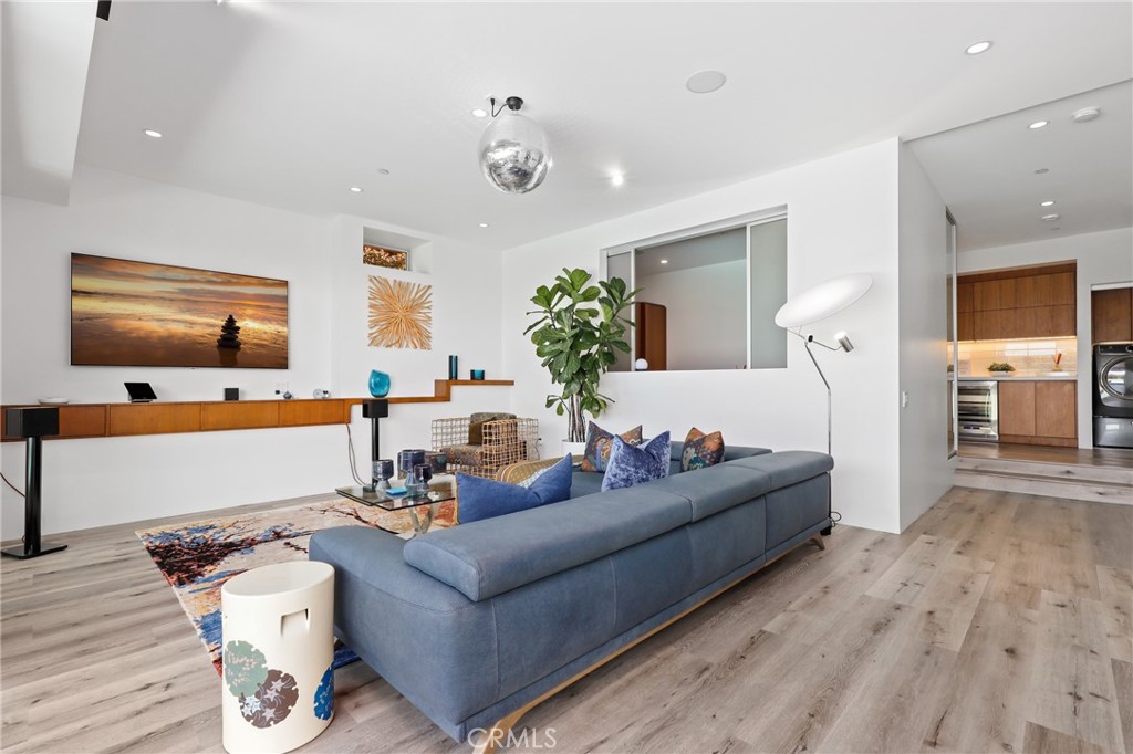 MLS #OC25181425 image #37