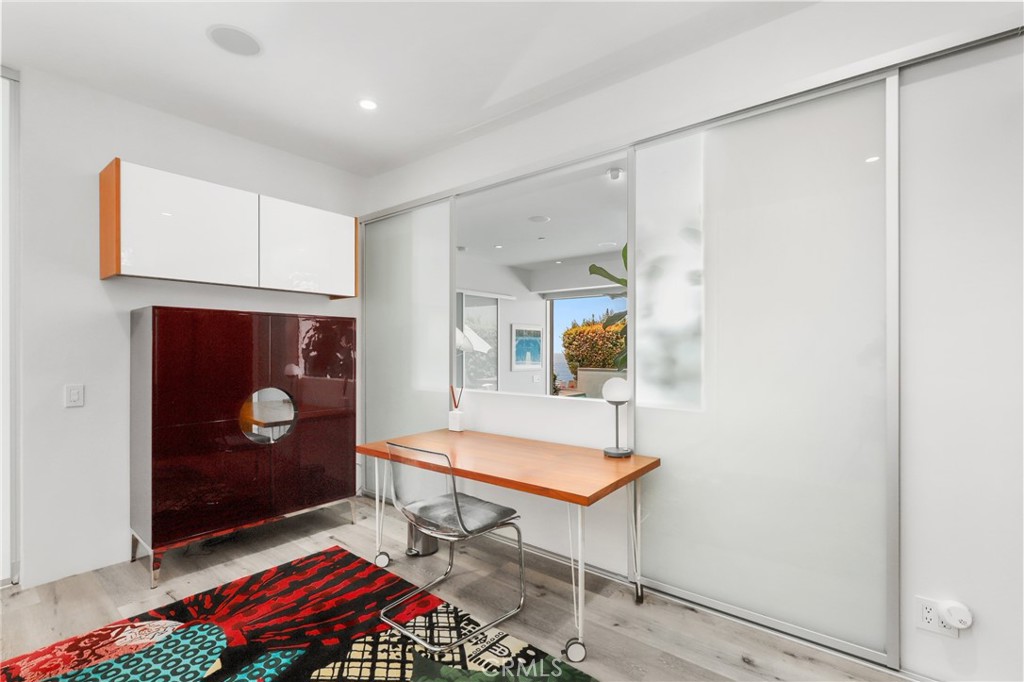 MLS #OC25181425 image #40