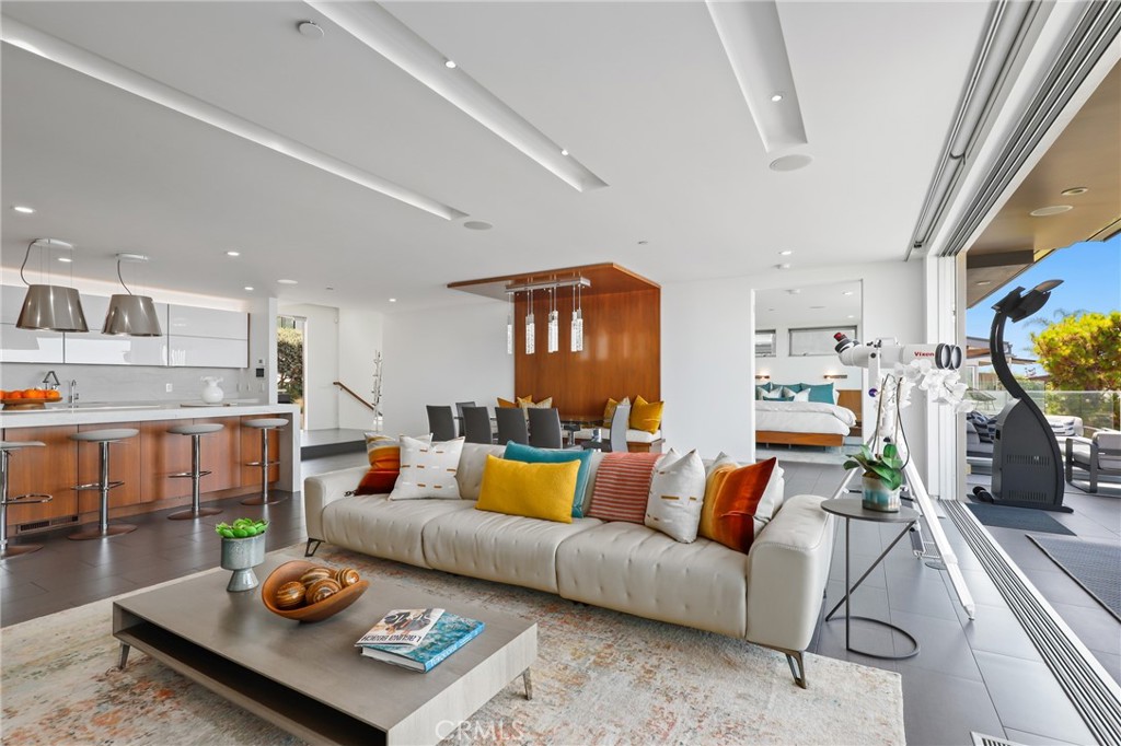 MLS #OC25181425 image #8