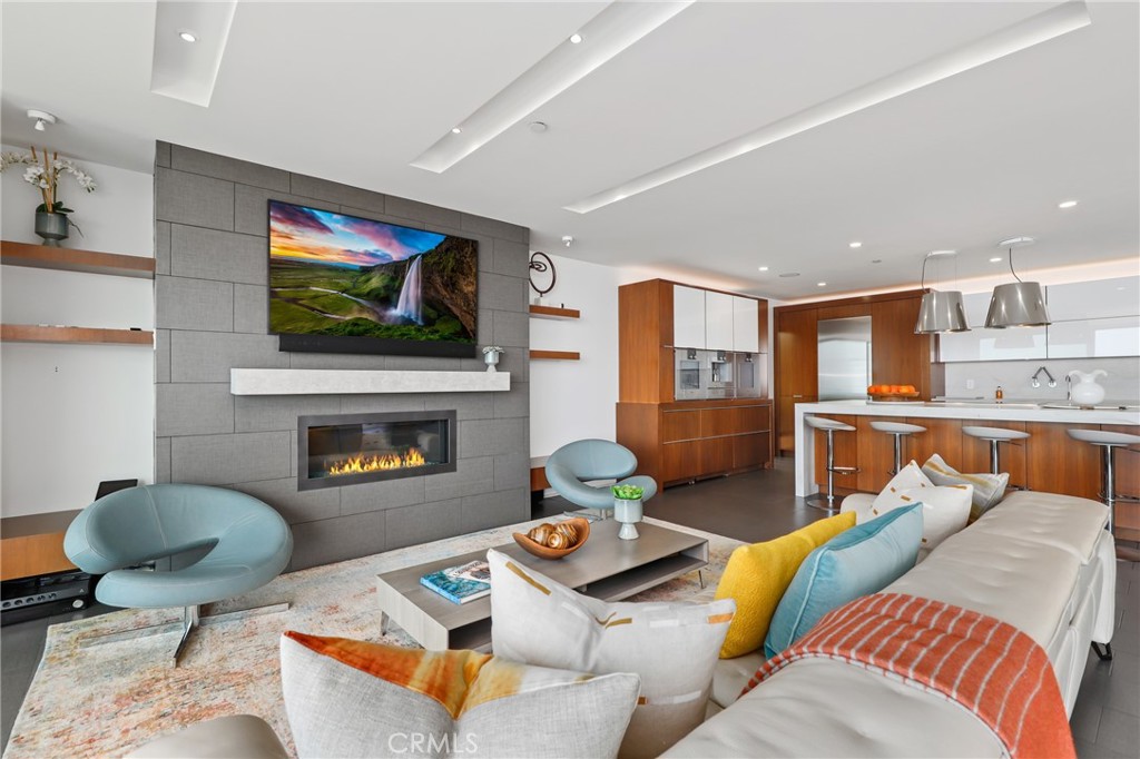 MLS #OC25181425 image #9