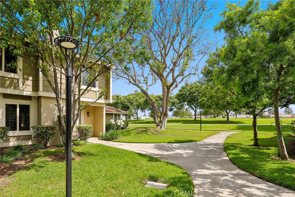 MLS #OC25181426 image #0