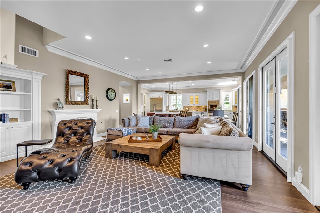 MLS #OC25181484 image #24