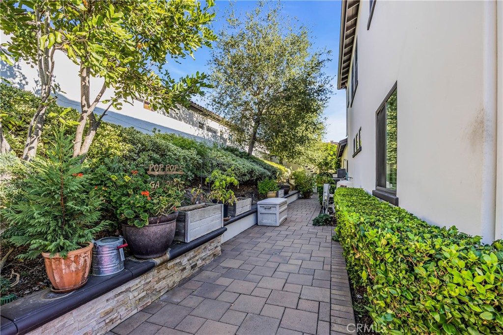 MLS #OC25181484 image #48