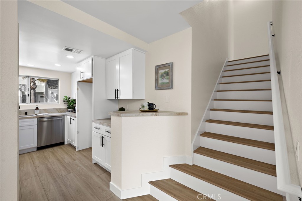 MLS #OC25181643 image #8