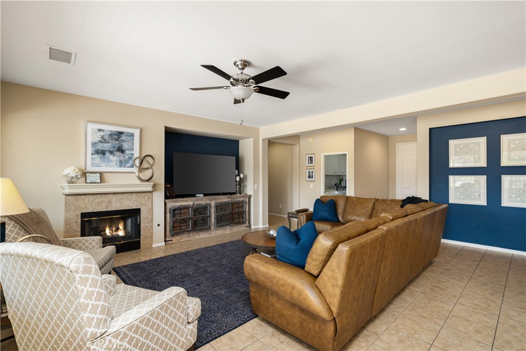 MLS #OC25181692 image #5