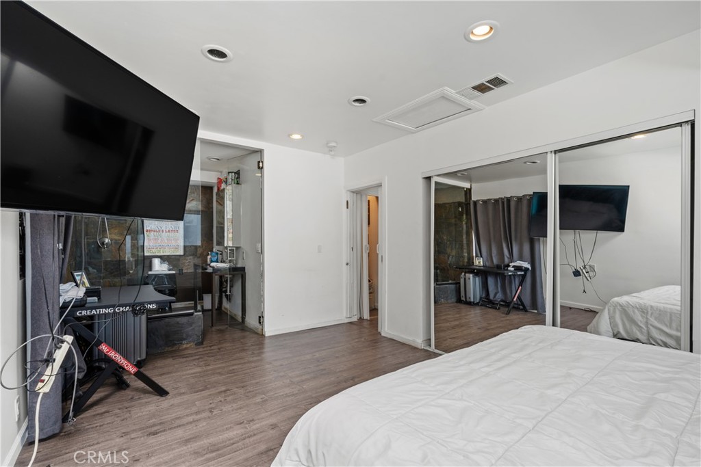 MLS #OC25181693 image #17