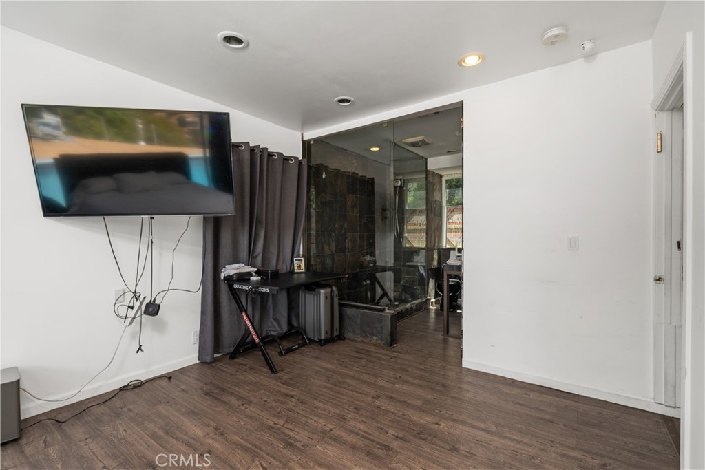 MLS #OC25181693 image #18