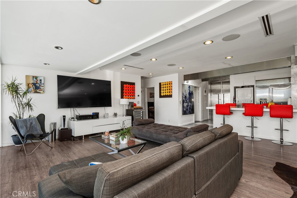 MLS #OC25181693 image #9