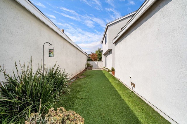 MLS #OC25181711 image #32