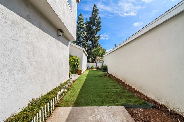 MLS #OC25181711 image #33