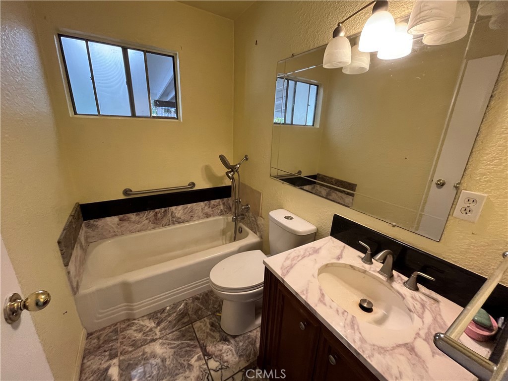 MLS #OC25181817 image #18