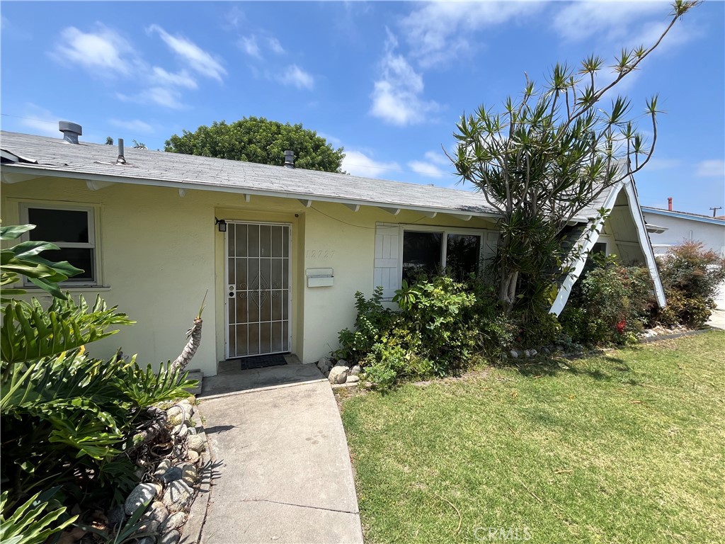 MLS #OC25181817 image #2