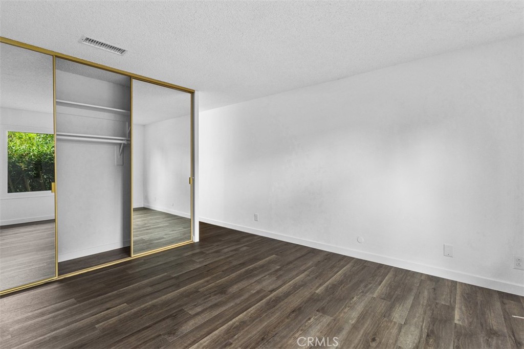 MLS #OC25181847 image #23