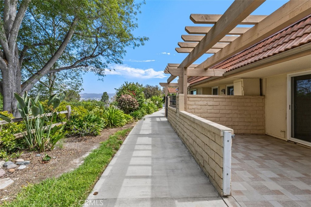 MLS #OC25181847 image #8