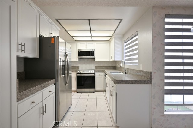 MLS #OC25181869 image #2