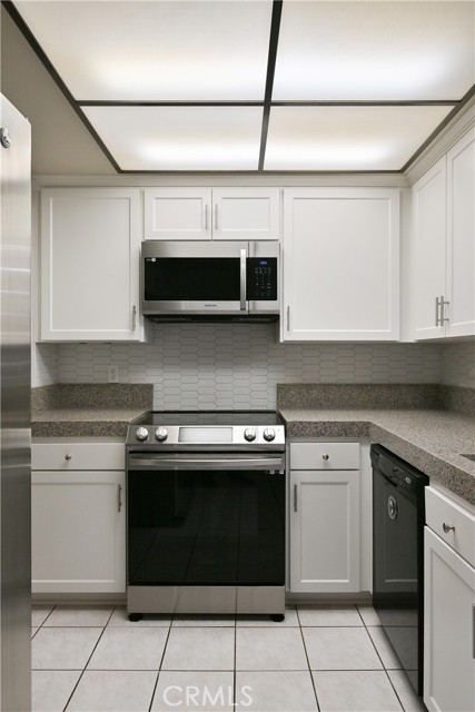 MLS #OC25181869 image #4