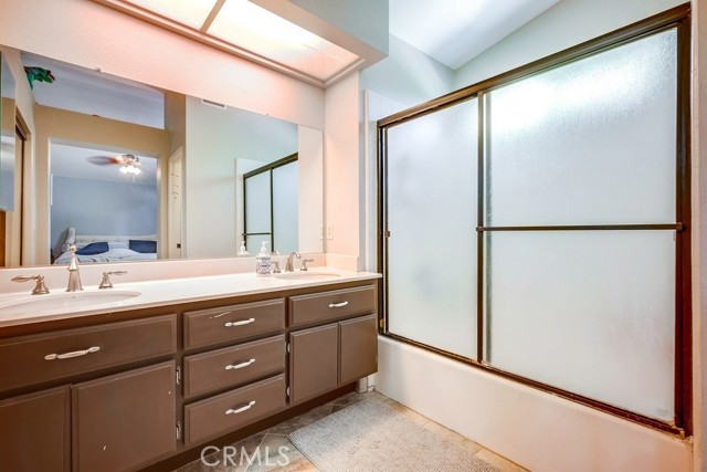 MLS #OC25181871 image #17