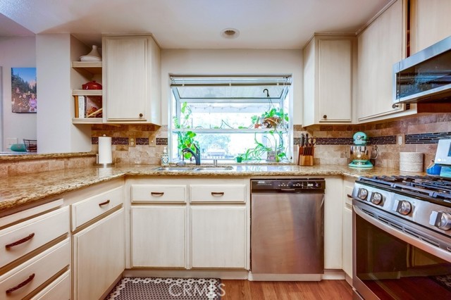 MLS #OC25181871 image #8