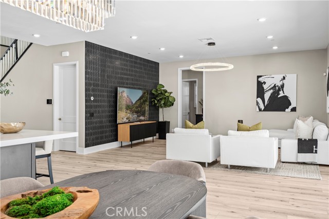 MLS #OC25181874 image #15