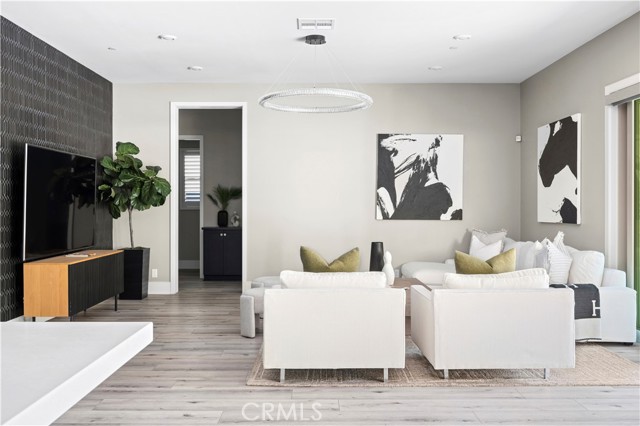 MLS #OC25181874 image #16