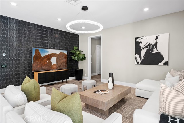 MLS #OC25181874 image #18