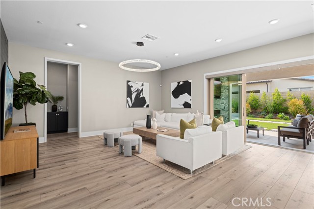 MLS #OC25181874 image #20