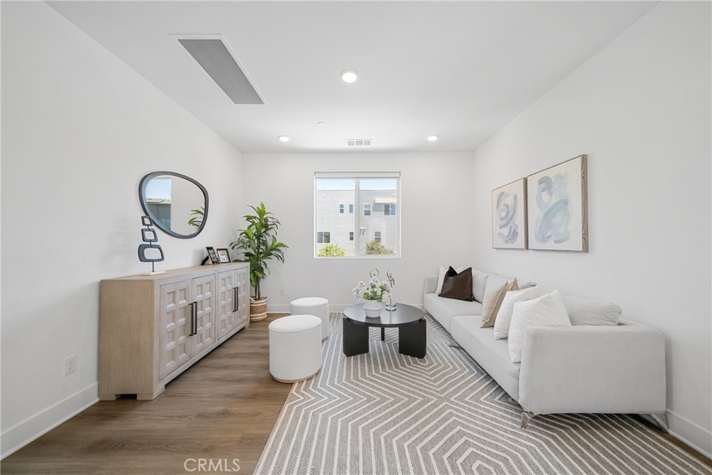 MLS #OC25181901 image #13