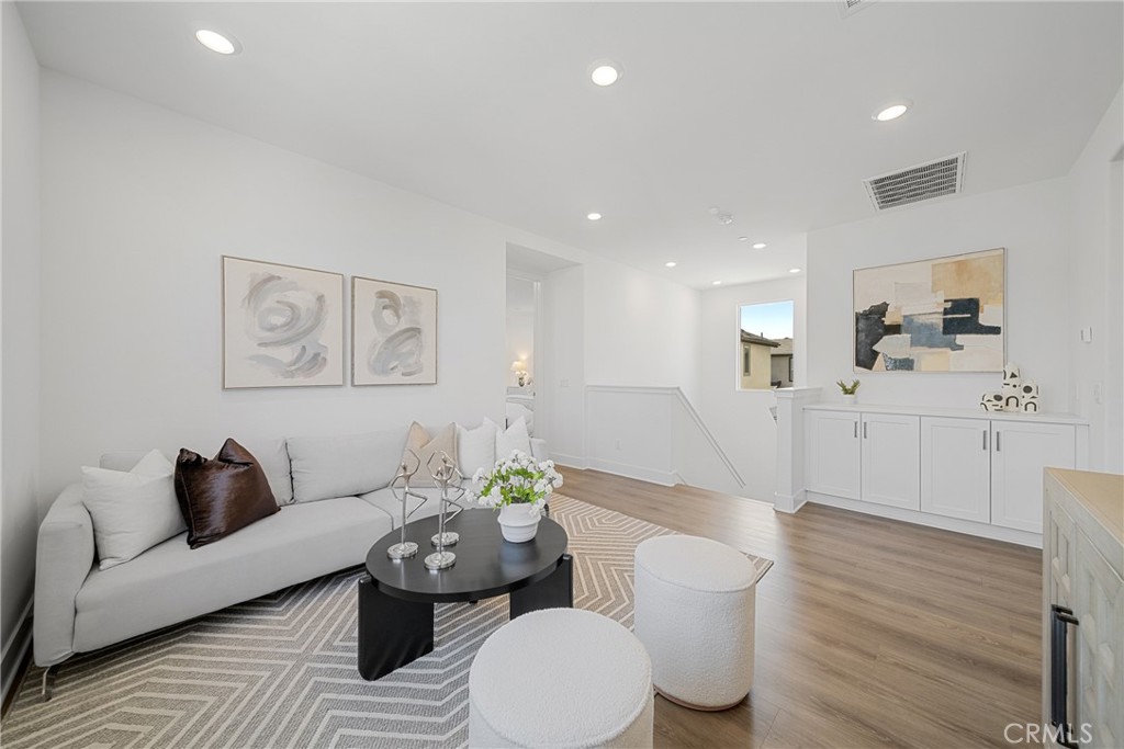 MLS #OC25181901 image #14