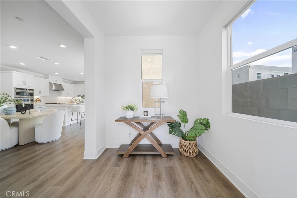 MLS #OC25181901 image #2