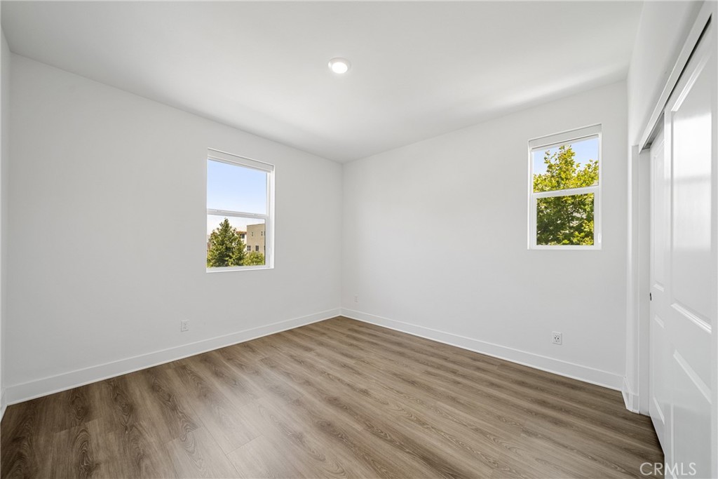 MLS #OC25181901 image #21