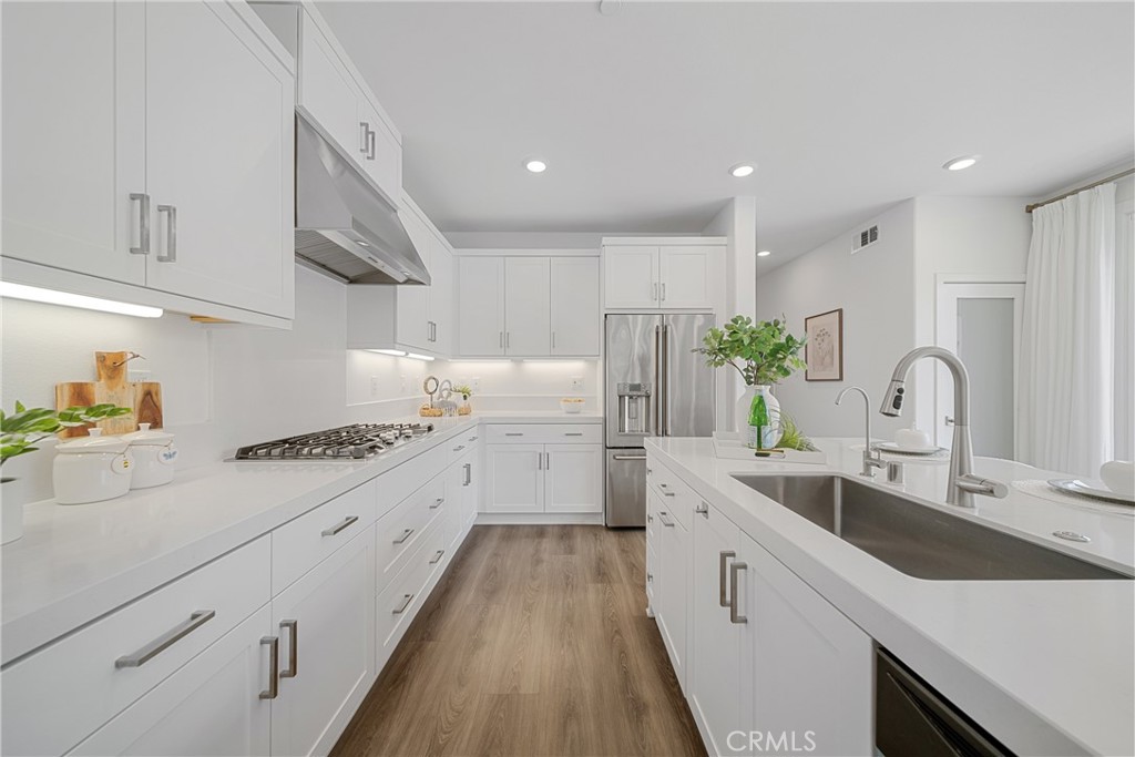 MLS #OC25181901 image #8